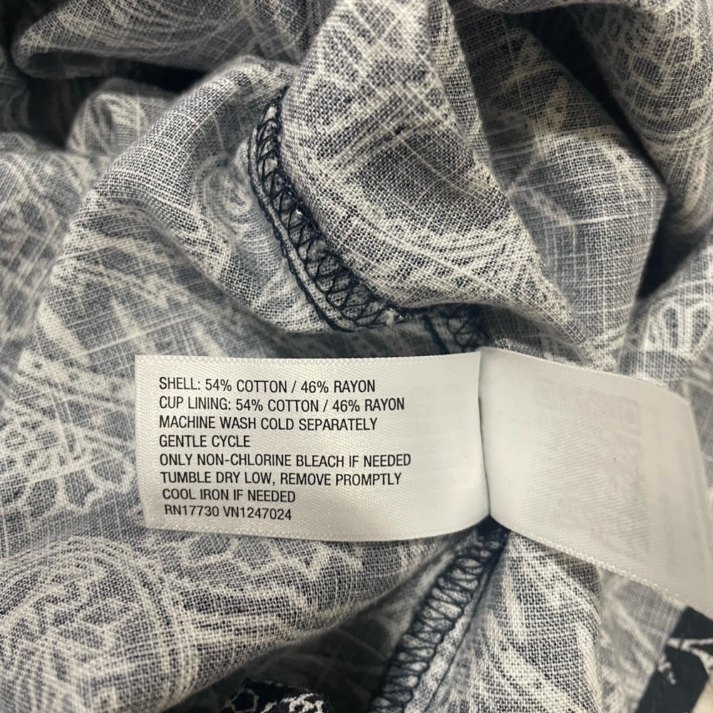 Universal Thread Navy and White Paisley Maxi Dress ~ Open back - Picture 6 of 8